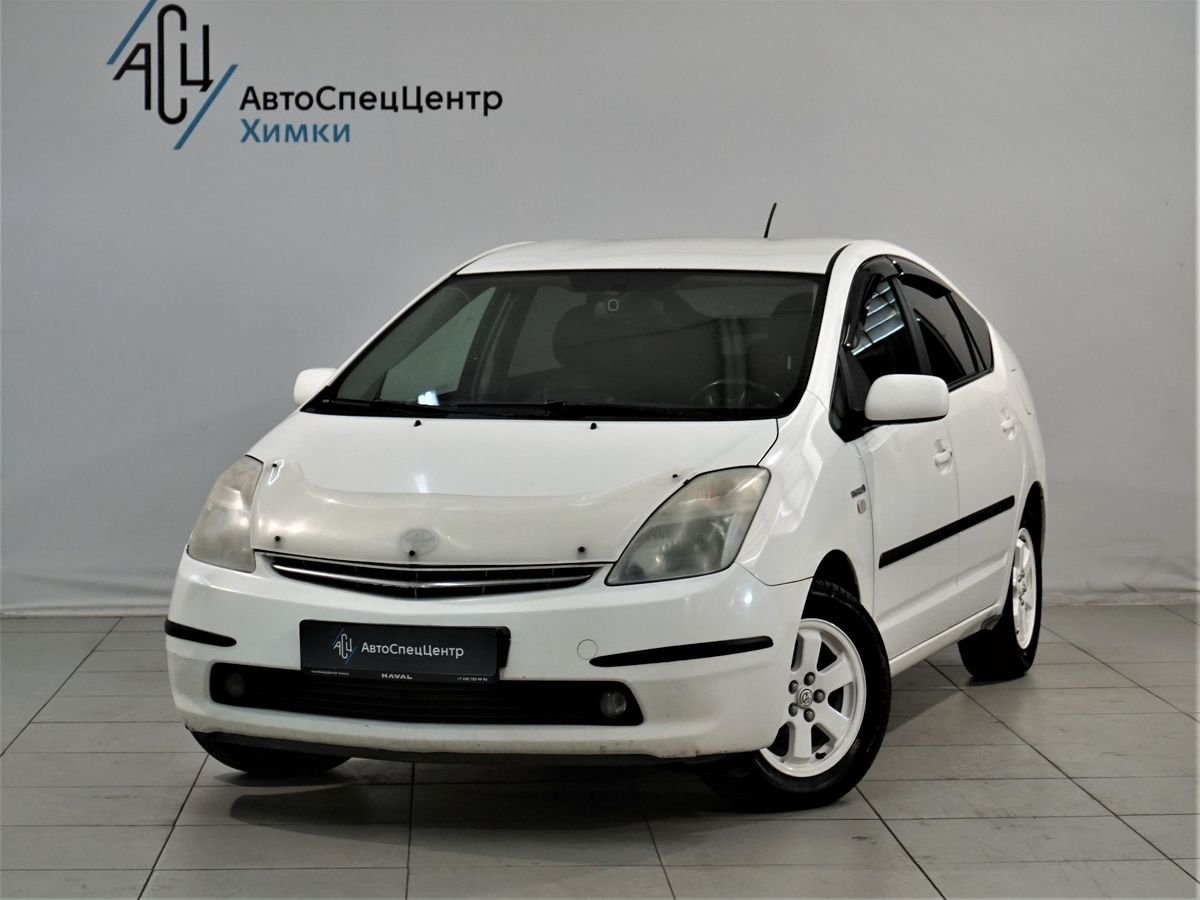 Prius Base 1.5hyb AT (76 л.с.)