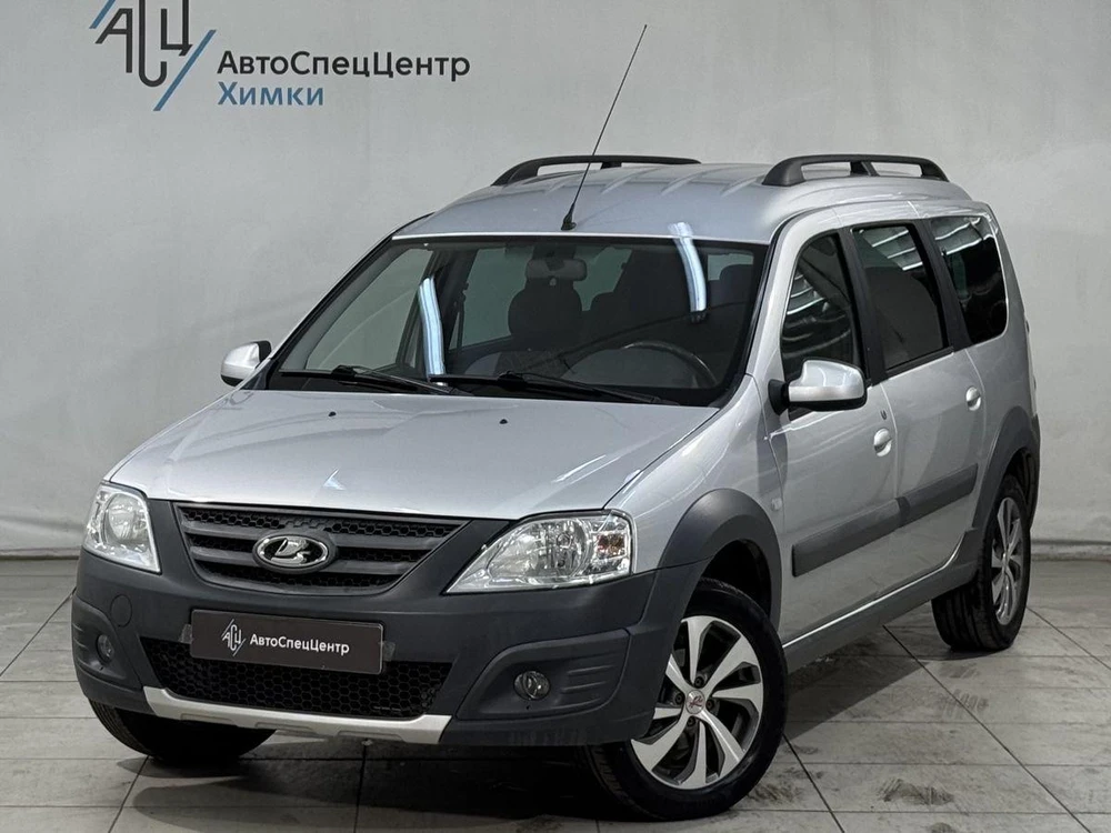 Largus Luxe 1.6 MT (5 мест) (106 л.с.)